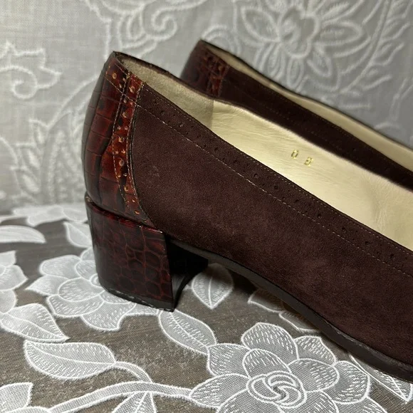 Joan & David Brown Loafer Heel Suede Embossed Buckle Fringe Vintage Italy 10 - Picture 3 of 16